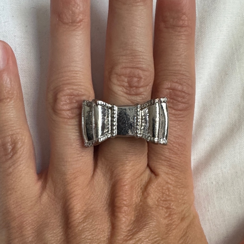 Silver Bow Statement Ring - Picture 4 of 9